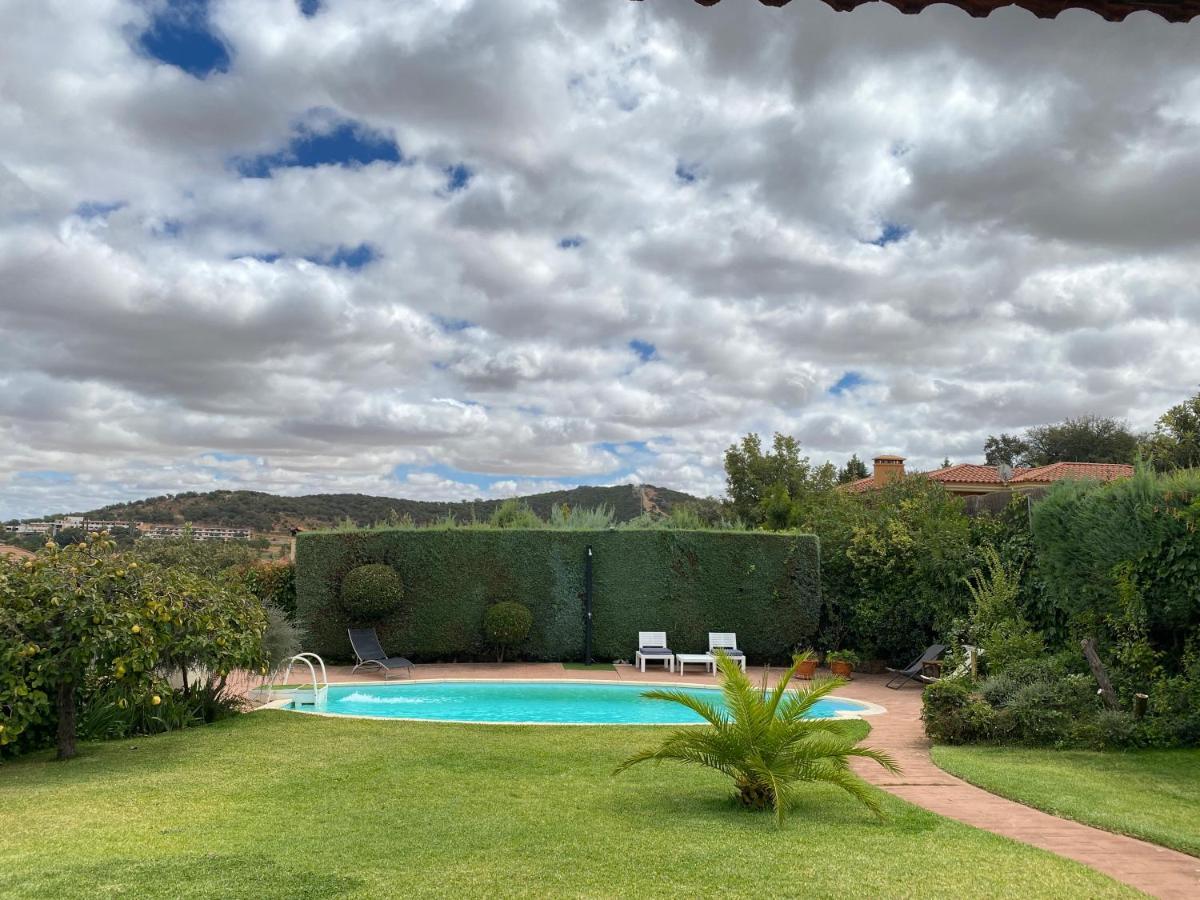 Jardin De La Yedra Guest House Caceres Exterior photo