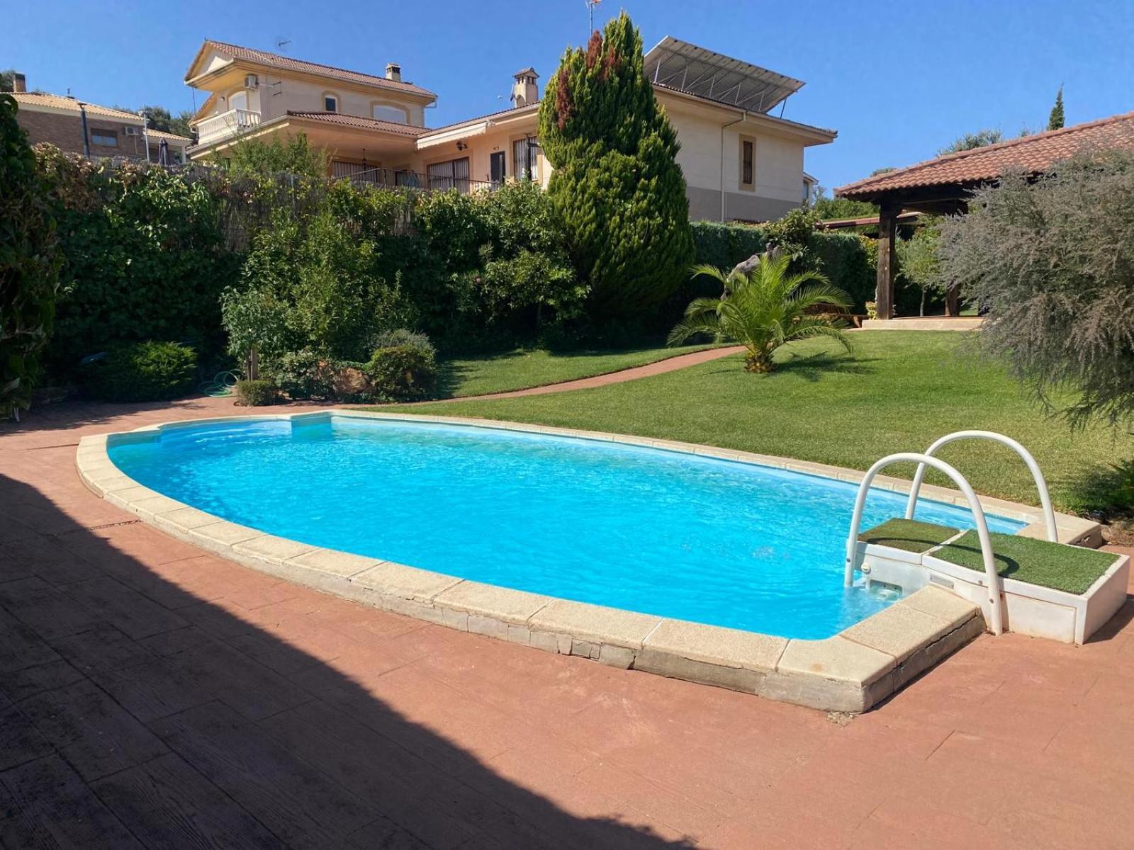 Jardin De La Yedra Guest House Caceres Exterior photo