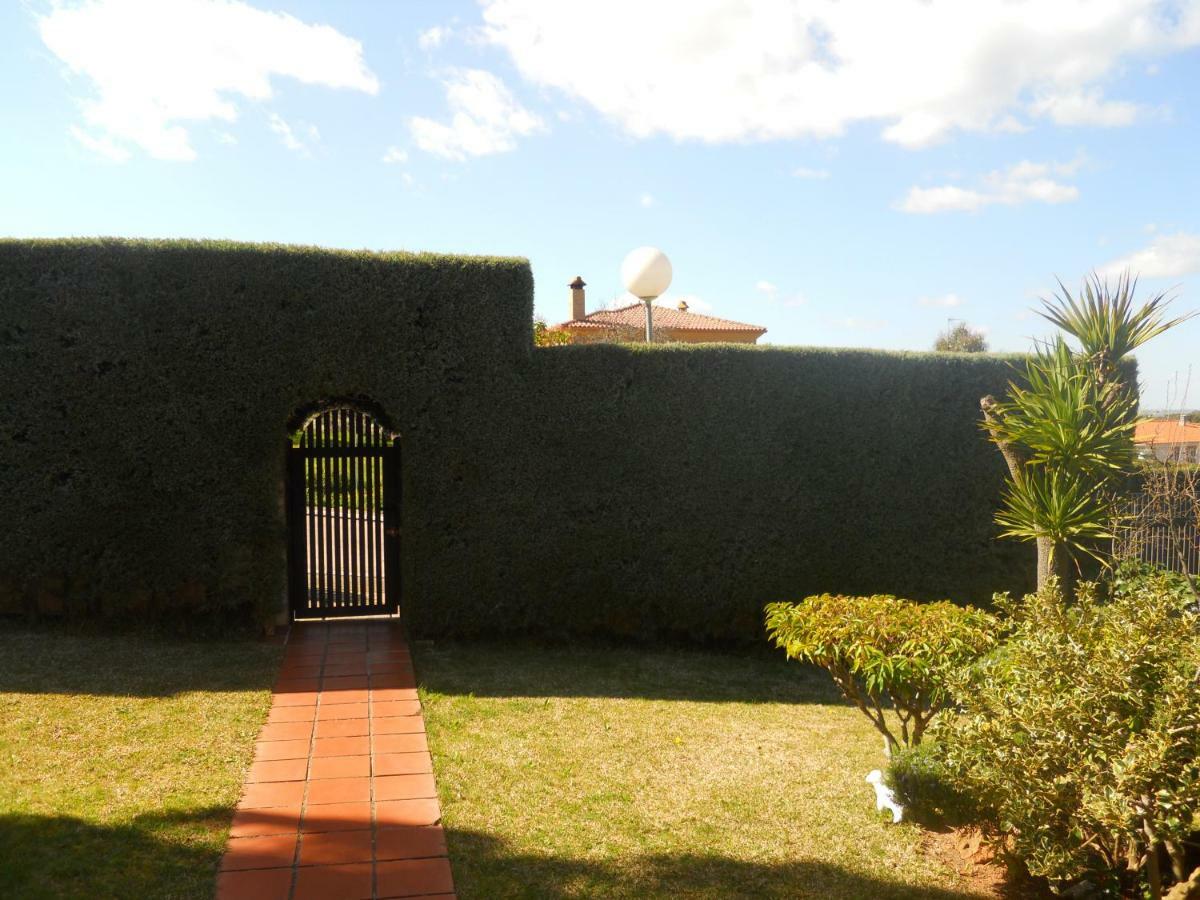 Jardin De La Yedra Guest House Caceres Exterior photo